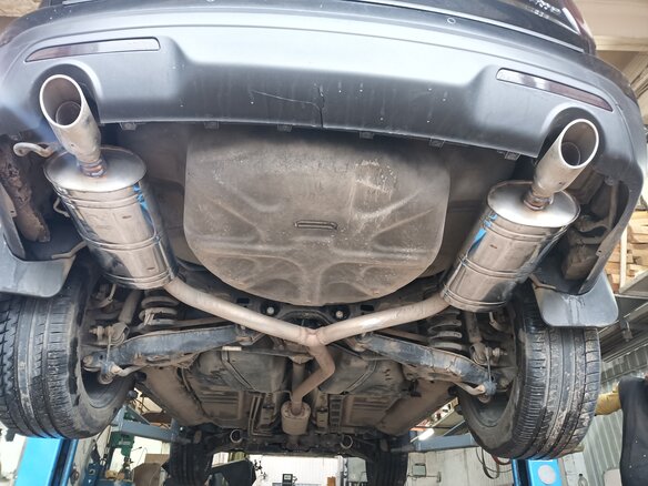 2017 Ford Explorer V Рестайлинг, чёрный, 2700000 рублей - вид 14