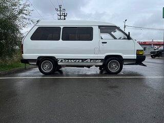 1987 Toyota Town Ace II Рестайлинг, белый, 650000 рублей, вид 5