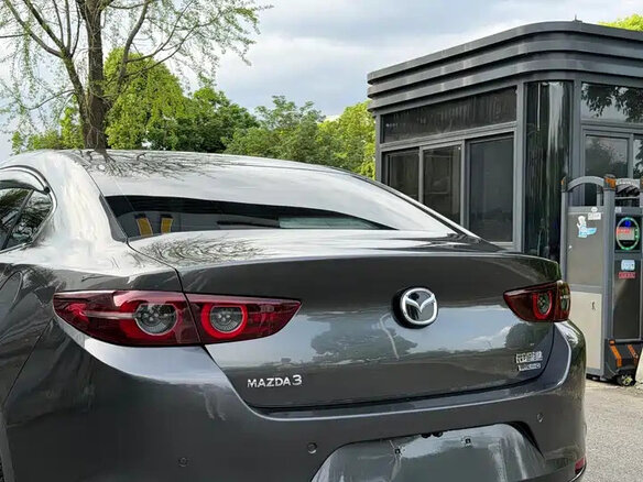 2022 Mazda 3 Axela IV (BP), серый, 1185000 рублей - вид 16