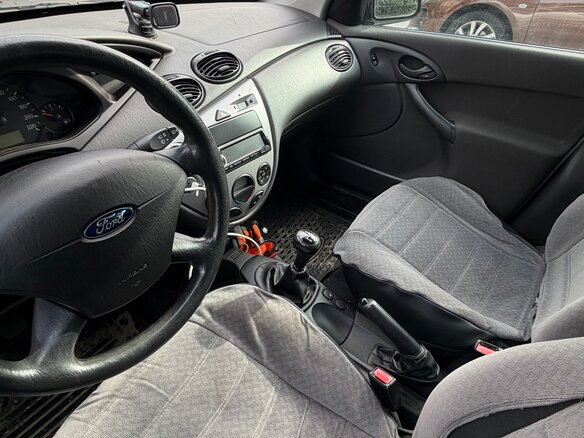 2005 Ford Focus I Рестайлинг, серебристый, 295000 рублей - вид 4