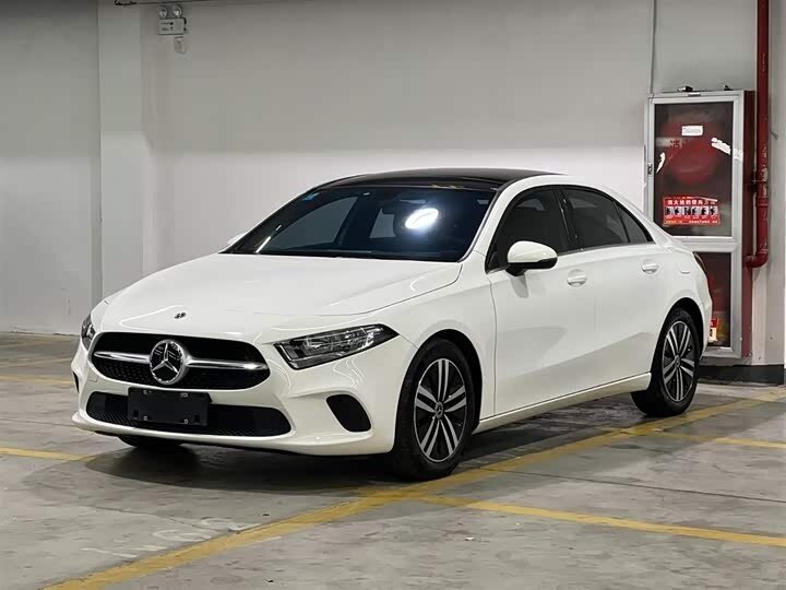 Открыть фотографии: Mercedes-Benz A-Класс IV (W177)