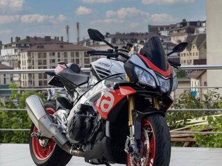 2018 Aprilia Tuono V4, красный, 1250000 рублей, вид 3