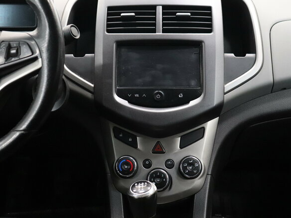 2014 Chevrolet Aveo II, серебристый - вид 11