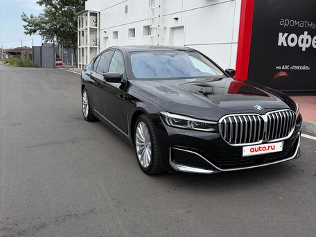 2021 BMW 7 серии 740d xDrive VI (G11/G12) Рестайлинг, чёрный, 7000000 рублей, вид 4