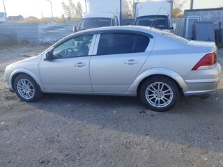 2011 Opel Astra H Рестайлинг, серебристый, 470000 рублей, вид 4