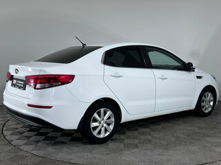 2016 Kia Rio III Рестайлинг, белый, 1099000 рублей, вид 5