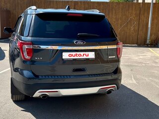 2017 Ford Explorer V Рестайлинг, серый, 2550000 рублей, вид 4