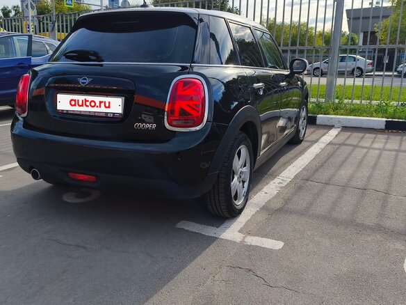 2020 Mini Hatch Cooper III (F55/F56) Рестайлинг, чёрный - вид 7