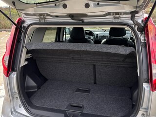 2012 Nissan Note I Рестайлинг, серебристый, 820000 рублей, вид 5
