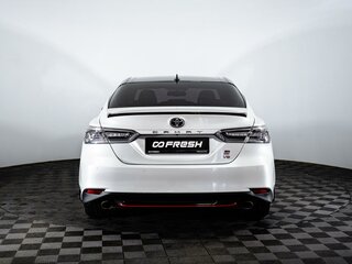 2021 Toyota Camry VIII (XV70) Рестайлинг, белый, 3250000 рублей, вид 4