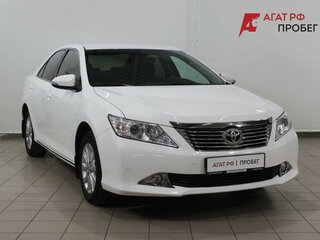 2014 Toyota Camry VII (XV50), белый, 2050000 рублей, вид 3