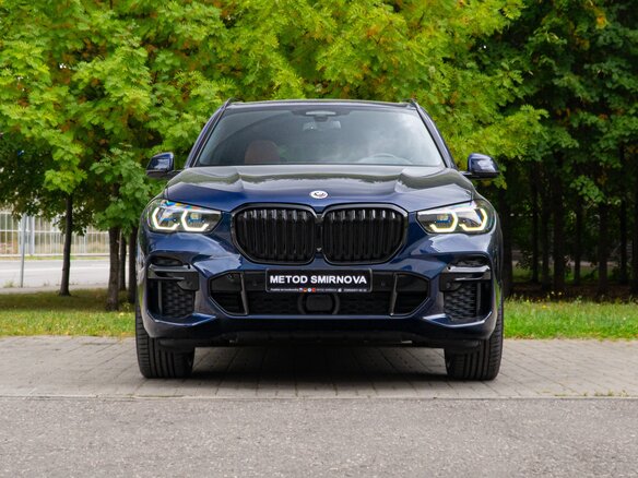 2022 BMW X5 40d IV (G05/G18), синий, 9790000 рублей - вид 2