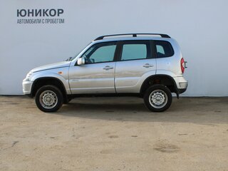 2010 Chevrolet Niva I Рестайлинг, серебристый, 329000 рублей, вид 2