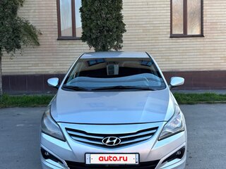 2016 Hyundai Solaris I Рестайлинг, серебристый, 720000 рублей, вид 1