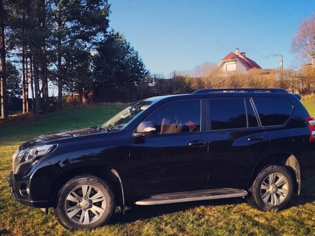 2015 Toyota Land Cruiser Prado 150 Series Рестайлинг 1, чёрный, 3550000 рублей, вид 3