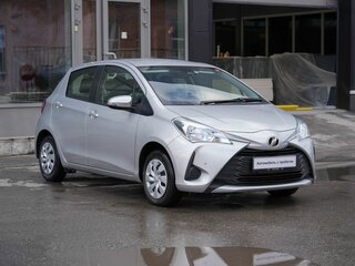 2019 Toyota Vitz III (XP130) Рестайлинг 2, серый, 1050000 рублей, вид 3