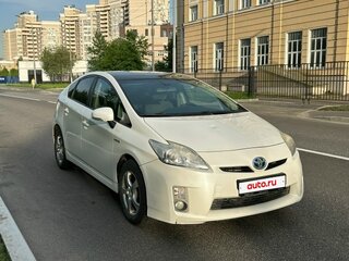 2009 Toyota Prius III (XW30), белый, 940000 рублей, вид 3