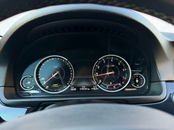 2016 BMW 5 серии 528i xDrive VI (F10/F11/F07) Рестайлинг, белый, 2370000 рублей - вид 12