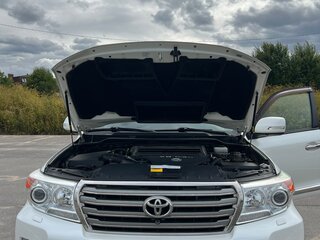 2013 Toyota Land Cruiser 200 Series Рестайлинг 1, белый, 3250000 рублей, вид 2