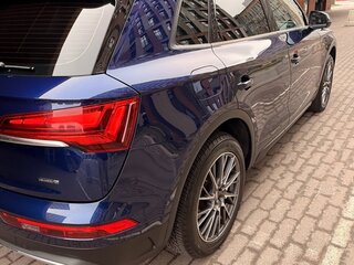 2021 Audi Q5 45 TFSI II (FY) Рестайлинг, синий, 4500000 рублей, вид 3