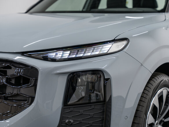 2026 Audi Q3 TFSI III (FJ), серый, 7550000 рублей - вид 1