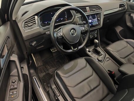 2020 Volkswagen Tiguan II, чёрный, 2300000 рублей, вид 4