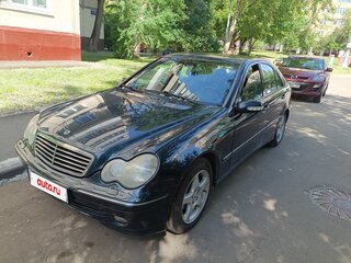 2001 Mercedes-Benz C-Класс 180 II (W203), чёрный, 669999 рублей, вид 3