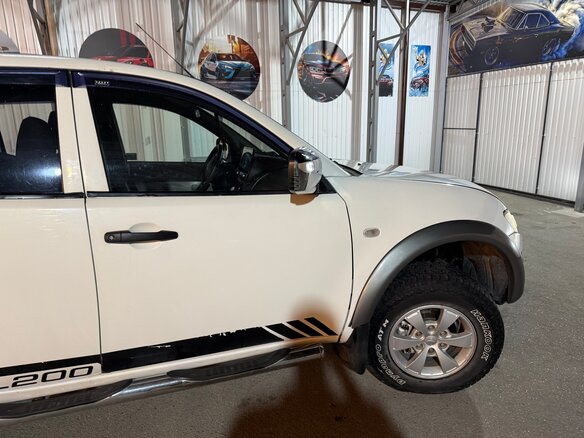 2011 Mitsubishi L200 IV, белый, 1180000 рублей - вид 8