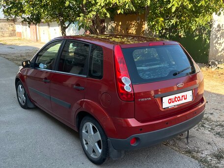 2008 Ford Fiesta Mk5, красный, вид 5