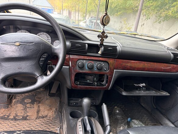 2001 Chrysler Sebring II, синий, 110000 рублей - вид 9