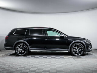 2020 Volkswagen Passat Alltrack B8 Рестайлинг, чёрный, 3490000 рублей, вид 4