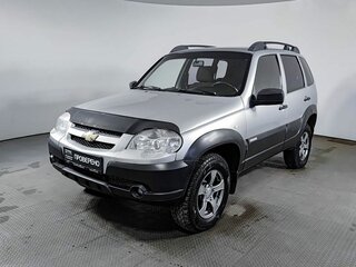 2015 Chevrolet Niva I Рестайлинг, серебристый, 499000 рублей, вид 1