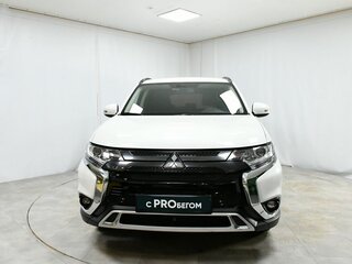 2022 Mitsubishi Outlander III Рестайлинг 3, белый, 2945000 рублей, вид 2