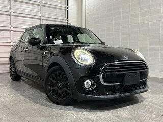 2021 Mini Hatch Cooper III (F55/F56) Рестайлинг, чёрный, 1178911 рублей, вид 1