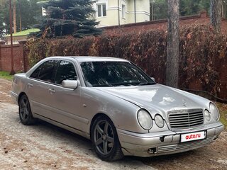 1996 Mercedes-Benz E-Класс 230 II (W210, S210), серебристый, 183000 рублей, вид 1