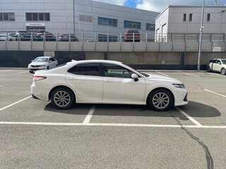 2019 Toyota Camry VIII (XV70), жёлтый, 1650000 рублей, вид 2