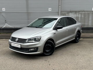 2017 Volkswagen Polo V Рестайлинг, серебристый, 909000 рублей, вид 1