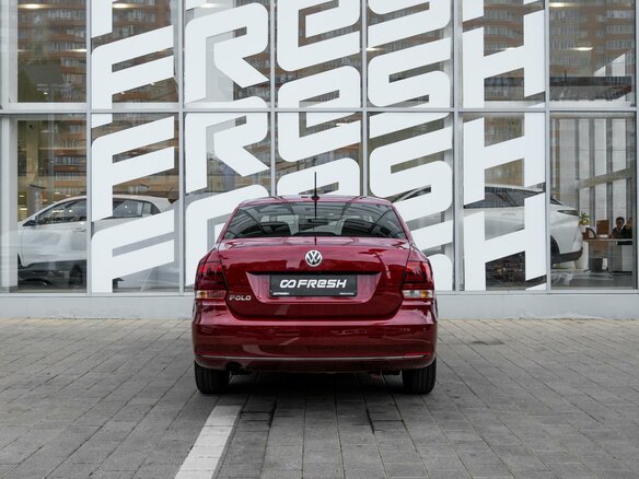 2019 Volkswagen Polo V Рестайлинг, красный - вид 3