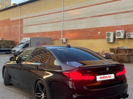 2019 BMW 5 серии 520d xDrive VII (G30/G31/G38), чёрный, 2700000 рублей, вид 5