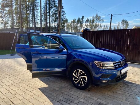 2018 Volkswagen Tiguan II, синий, 2570000 рублей, вид 3