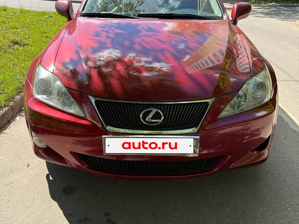 2008 Lexus IS 250 II, красный, 970000 рублей