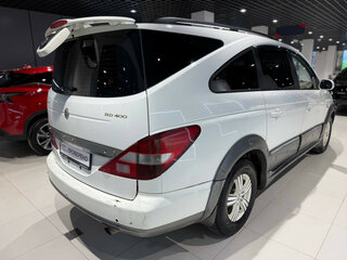 2005 SsangYong Rodius I, белый, 799000 рублей, вид 3