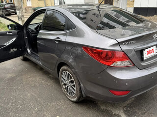 2014 Hyundai Solaris I Рестайлинг, серый, 810000 рублей, вид 4