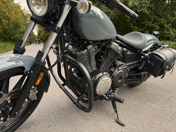 2023 Yamaha XV950 Bolt, серый, 850000 рублей - вид 7