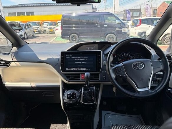 2021 Toyota Noah III (R80) Рестайлинг, белый, 2180000 рублей - вид 20