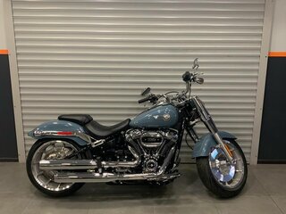 2024 Harley-Davidson Fat Boy, голубой, 2900000 рублей, вид 2