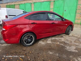 2014 Hyundai Solaris I Рестайлинг, красный, 770000 рублей, вид 3
