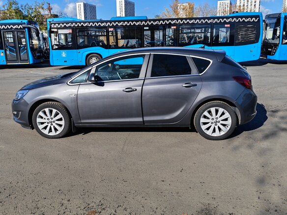2011 Opel Astra J, серый, 900000 рублей - вид 4