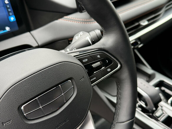 2024 Geely Okavango I Рестайлинг, серый, 2899000 рублей - вид 8