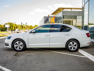 2018 Skoda Octavia III (A7) Рестайлинг, белый, 2050000 рублей, вид 4
